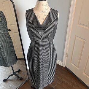 Classiques Entier Black and White Sheath Midi Dress